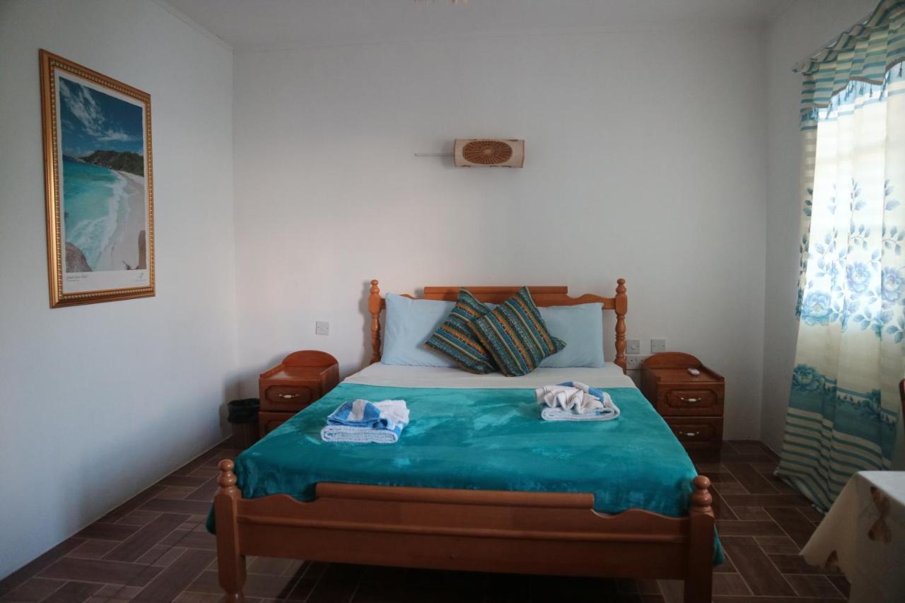 Apartment Seychelles Yellow Petals Anse Boileau