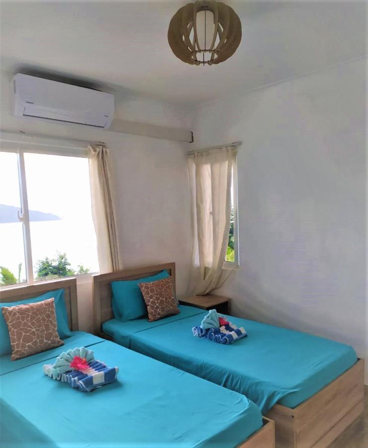 Seychelles Yellow Petals Apartment *